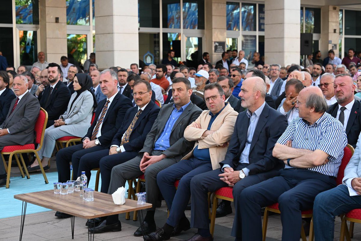 İl Başkanımız Muhammet Tekin ve il başkan yardımcılarımız Cumhur İttifakı Ortağımız Ak Parti Bursa İl Başkanlığının düzenlediği bayramlaşma programına katıldılar.