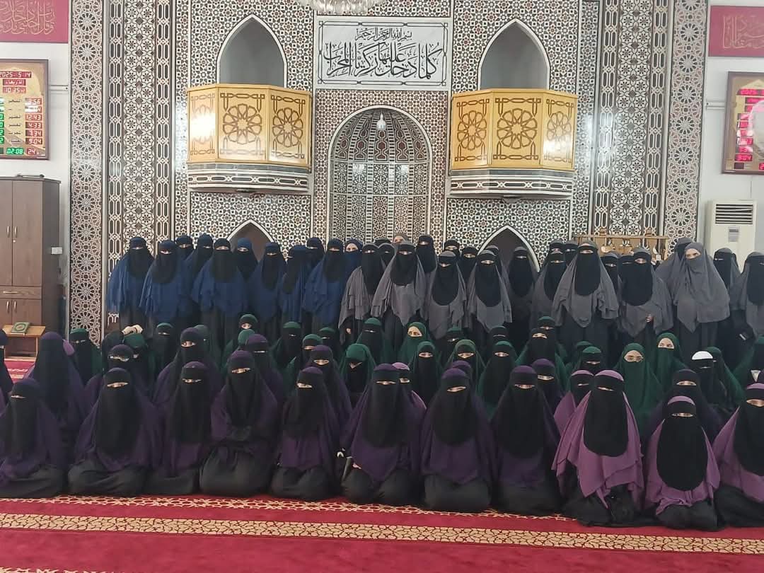 لم تأتينا الشام على طبقٍ من ذهب!
بل بحد السيف وكسرِ الجماجم وإراقة الدماء.

فمن أرادها علمانيةً أو ديمقراطيةً أو كفريةً فليأتي بحد سيفه لنذيقه ما أذقنا من قبله.

*فالشام اليومَ أمويةٌ عمرية إسلاميةٌ*
#يوم_عرفه 
#عرفه