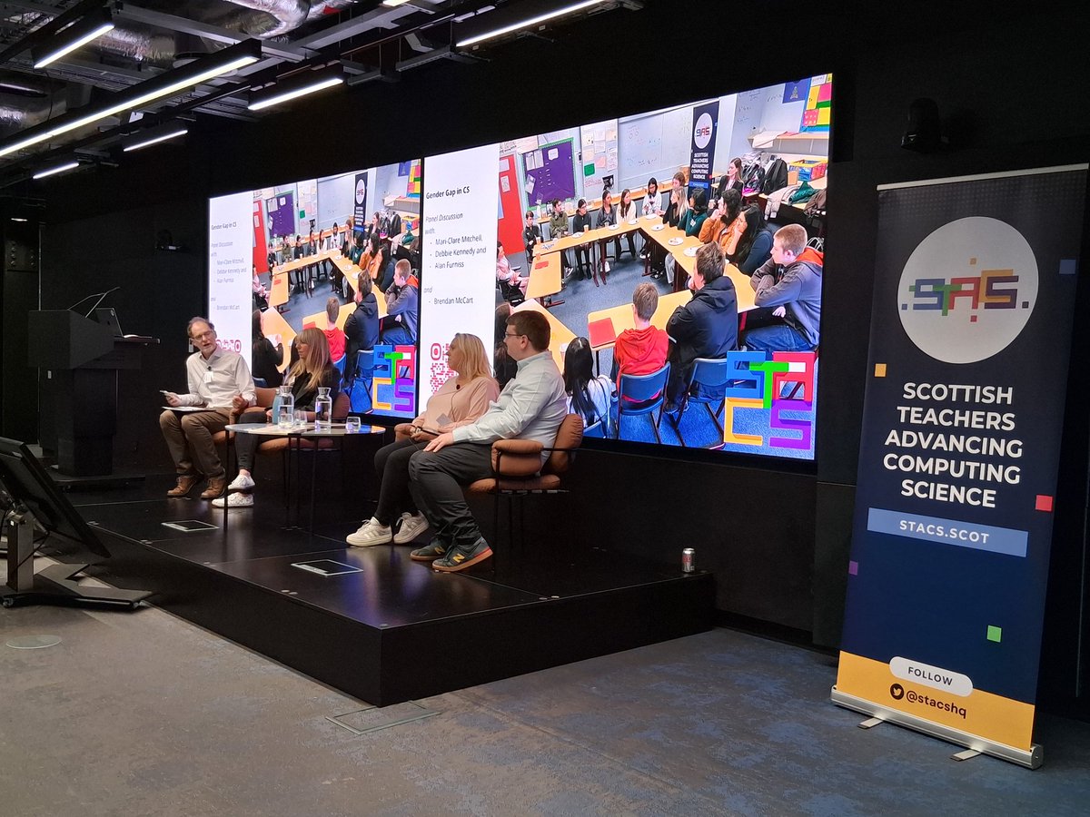 TricksyBell❣ tweet media