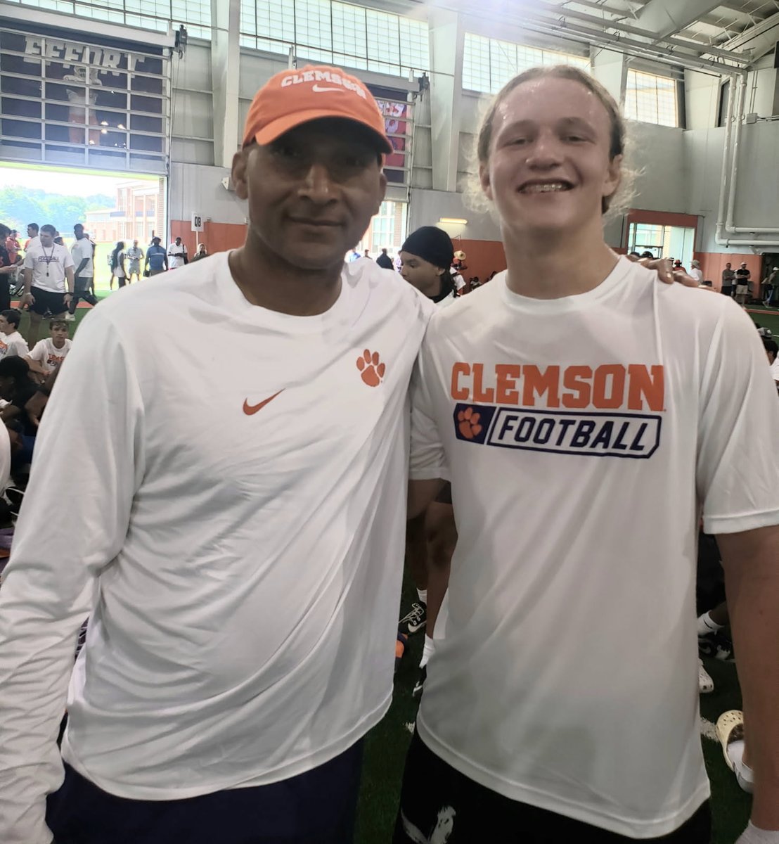 Kadence Pruitt (@kadencepruitt18) on Twitter photo Always great to see <a href="/CoachGalloway7/">Lonnie Galloway</a> I had a great day at Clemson Tuesday and I can't wait for next time Always great to see <a href="/CoachGalloway7/">Lonnie Galloway</a> I had a great day at Clemson Tuesday and I can't wait for next time