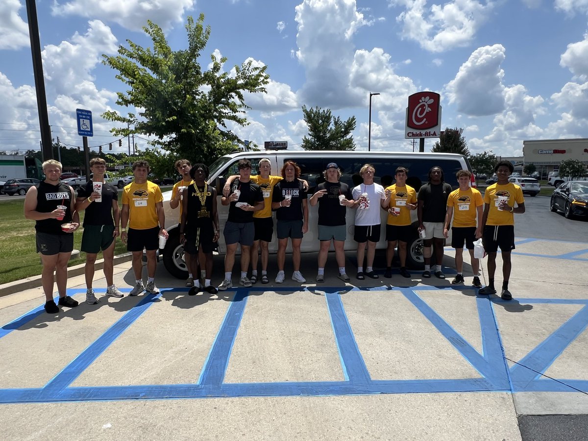 DayOnetoD1's tweet image. The first part of our annual tour has now come to an end. This year featured 14 players and 4 camps. I am pleased to say it was a very successful trip. 15 total offers received with more on the way! Good job men