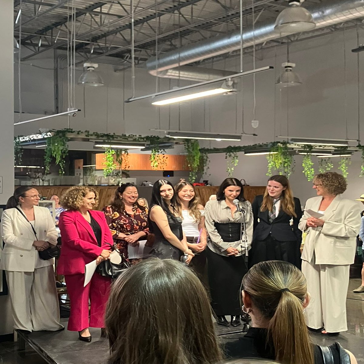 Le 28 mai dernier, deux bourses Vestechpro pour soutenir l’innovation en commercialisation de la mode au Cégep Marie-Victorin! Il nous a fait grand plaisir de récompensé  des projets innovants pensés par des jeunes étudiantes. Pour plus de détails : urls.fr/sQrXlf