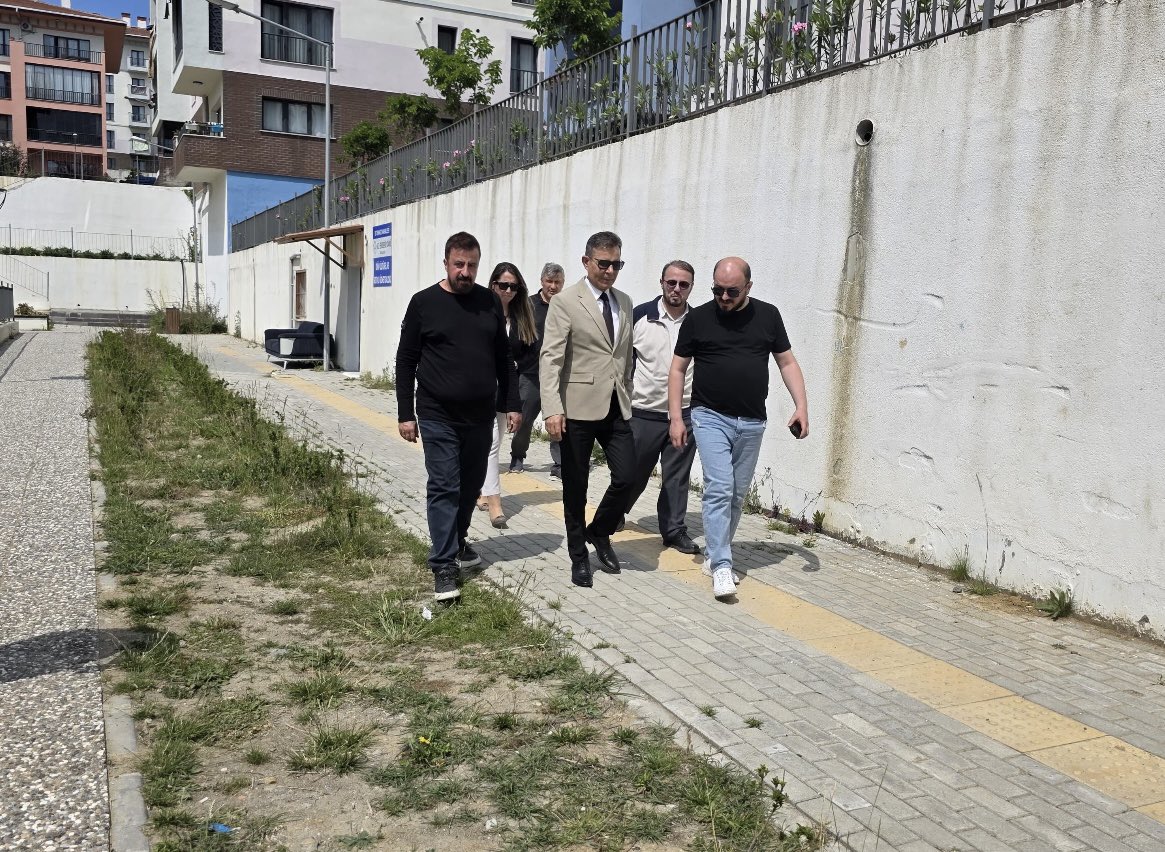 Kaymakamımız Süleyman ÖZÇAKICI, 15 Temmuz Mahallesi Site Yönetim Merkezi’ni ziyaret ederek, Yönetim Kurulu Başkanı Şeref YUMURTACI ve yönetim kurulu üyeleriyle bir araya geldi. 
Kaymakamımız, yürütülen çalışmalar hakkında bilgi aldı.