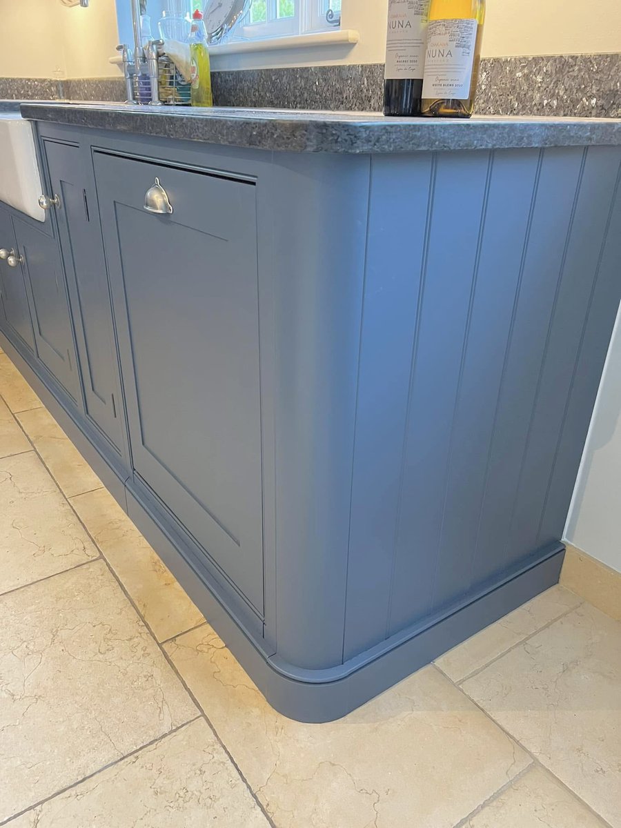 Creative Chic Specialist Kitchen cabinet Painter tweet media