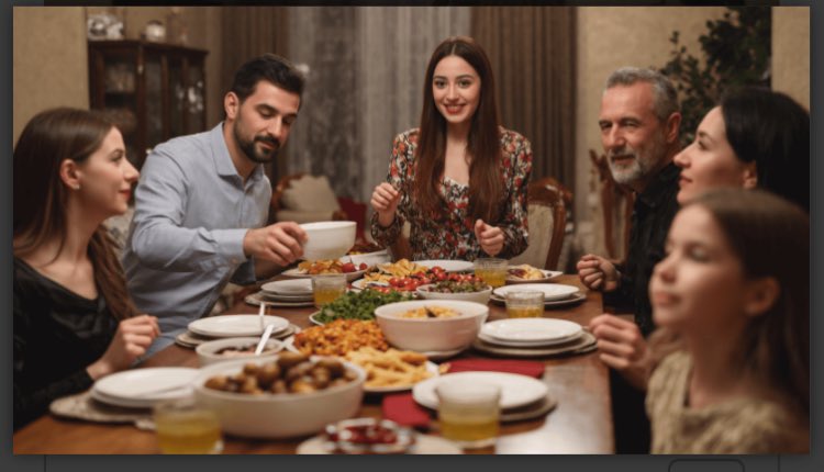 Son Söz: Bayramınız Mübarek Olsun!
Kurban Bayramı, sevgi, paylaşma, teslimiyet ve dayanışmanın bayramıdır. Hz. İbrahim’in sadakatini hatırlayarak, Allah’a yakınlaşmak ve birbirimize destek olmak için bu güzel günleri değerlendirelim. Kalpleriniz huzurla, evleriniz bereketle