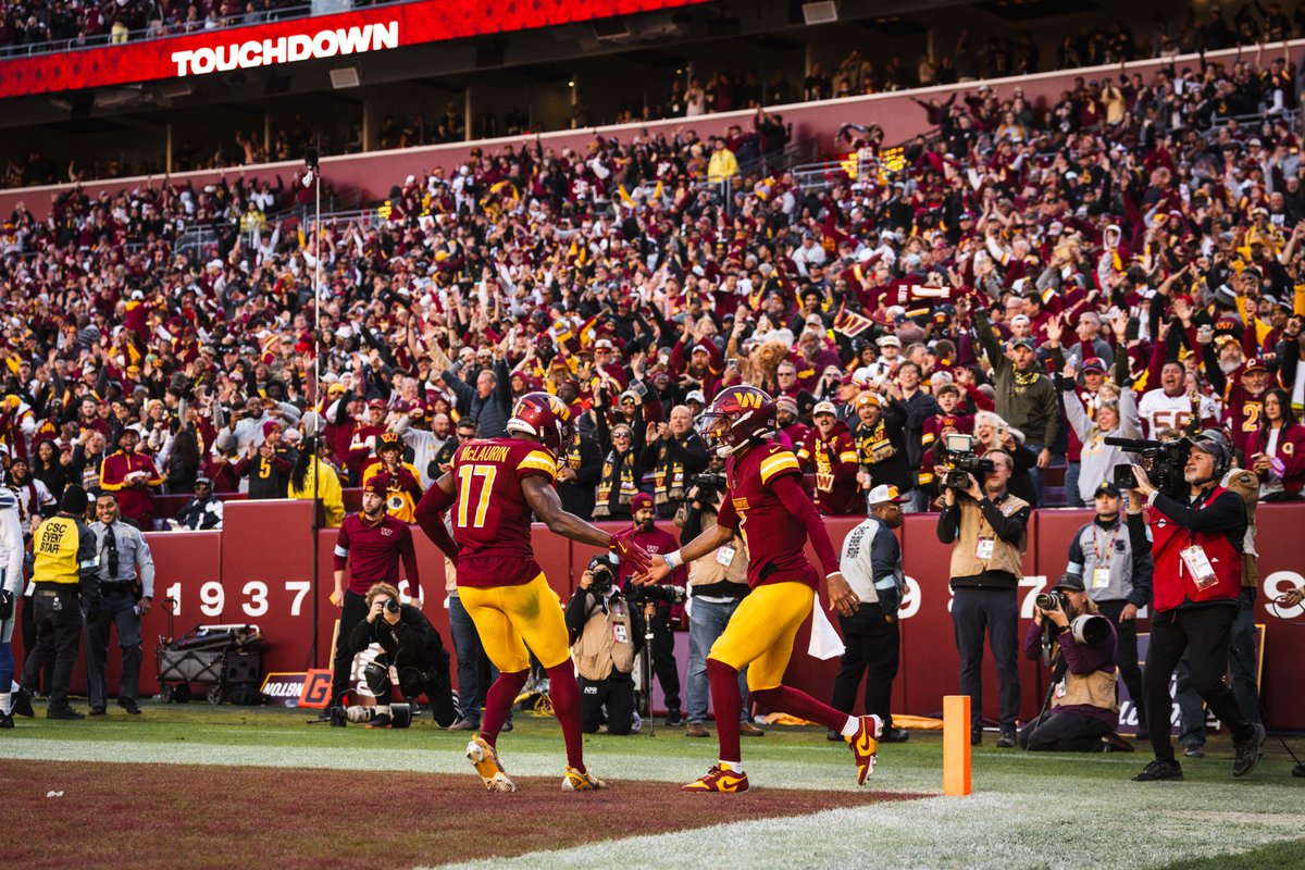 JamesJubane's tweet photo. Pay Terry!
Pay Terry!
Pay Terry! 
Pay Terry!
Pay Terry!
PAY Terry!
PAY TERRY!!
PAY TERRY!!!!
#RaiseHail https://t.co/qH33kvGnHi