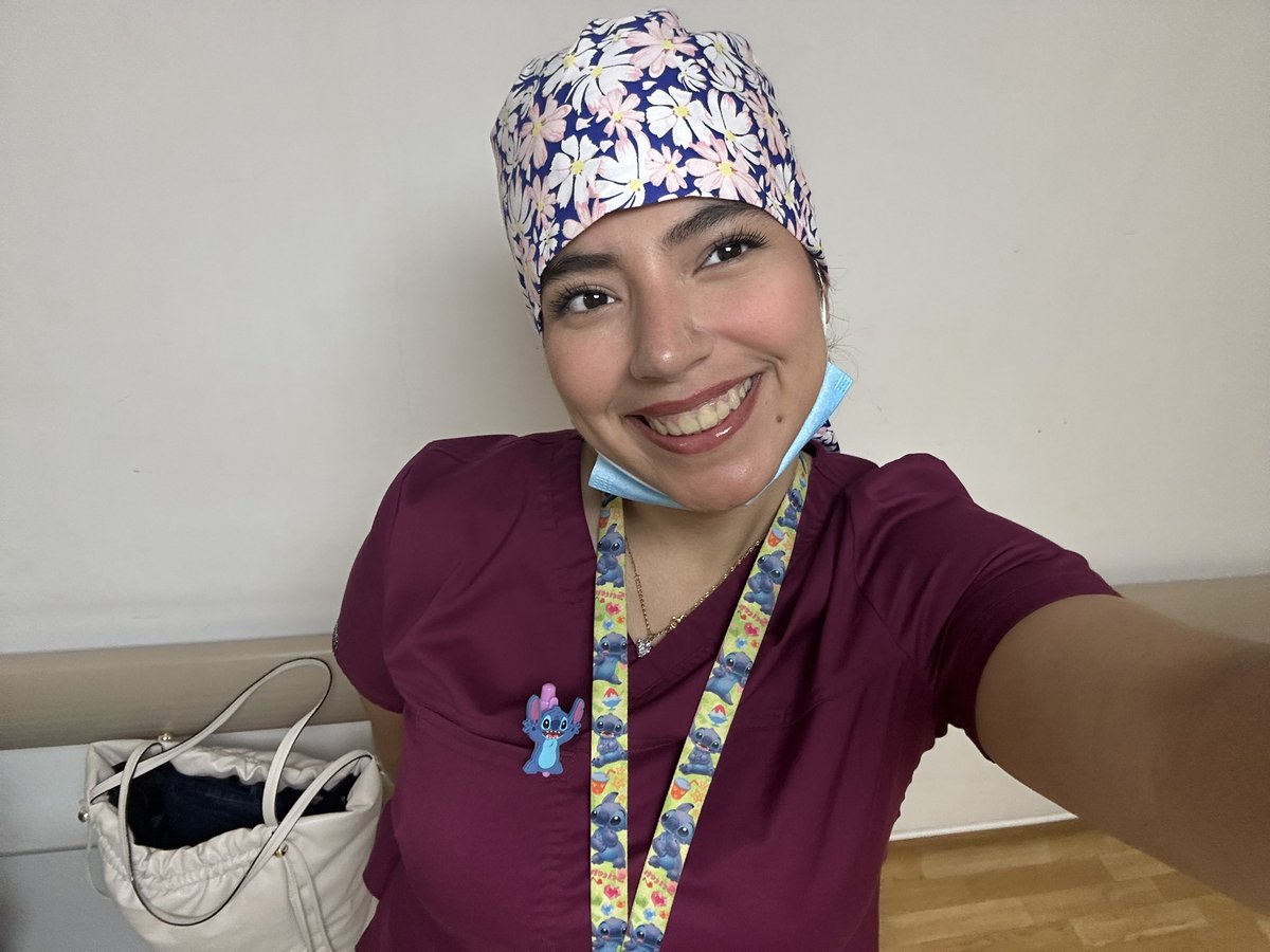 angelesprivv's tweet photo. Su doctora favorita está cansada https://t.co/3E6mual3r8