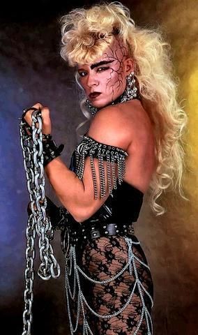 JaimsVanDerBeek's tweet photo. This is a Luna Vachon &amp; orange creamsicle appreciation post. Repost if you are a fan of both Luna Vachon &amp; orange creamsicles. https://t.co/CwKIHV2tUl