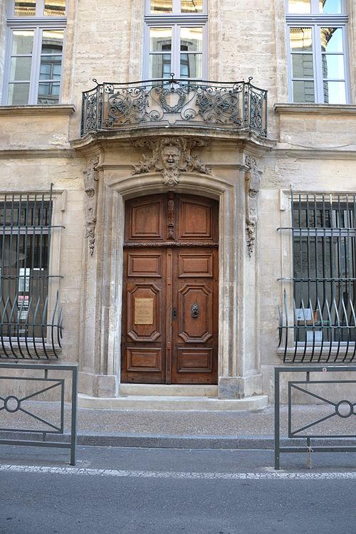 Hôtel de Rochegude à #Avignon (#Vaucluse) Construction 3e quart XVIIIe siècle. Façade avec balcon : inscription par arrêté du 4 octobre 1932.
Suite 👉 monumentum.fr/monument-histo…
#Patrimoine #MonumentHistorique
