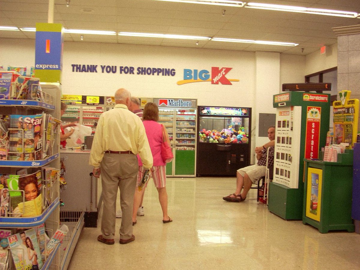 NostalgiaFolder's tweet image. shopping at Kmart in the 2000s