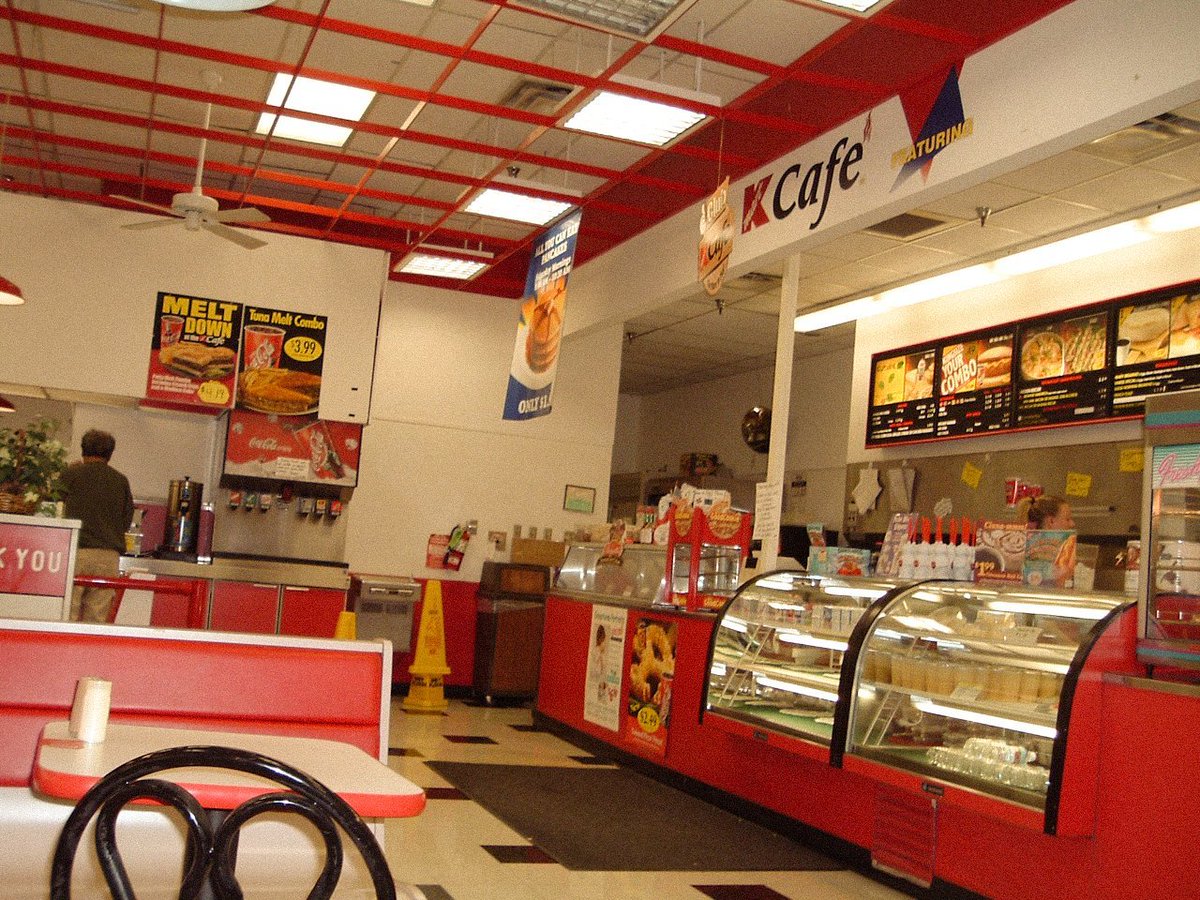 NostalgiaFolder's tweet image. shopping at Kmart in the 2000s