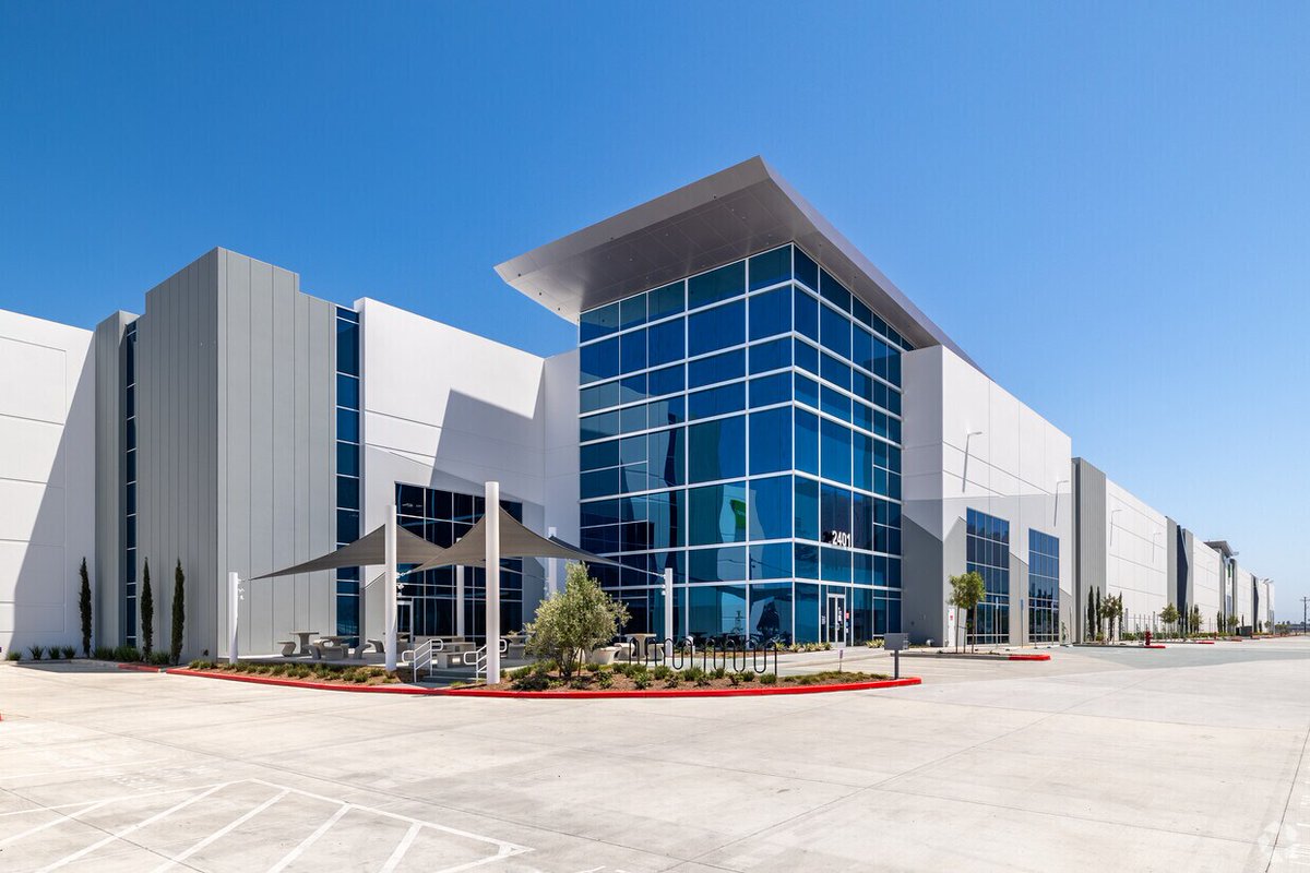 Goodman Group (@goodman_group) on Twitter photo We’ve completed Goodman Commerce Center Long Beach, Building One - a state-of-the-art logistics hub next to <a href="/PortofLA/">Port of Los Angeles</a> and <a href="/portoflongbeach/">Port of Long Beach</a>. Designed for resilience and operational efficiency to power the future of #supplychain operations. brnw.ch/LBP We’ve completed Goodman Commerce Center Long Beach, Building One - a state-of-the-art logistics hub next to <a href="/PortofLA/">Port of Los Angeles</a> and <a href="/portoflongbeach/">Port of Long Beach</a>. Designed for resilience and operational efficiency to power the future of #supplychain operations. brnw.ch/LBP