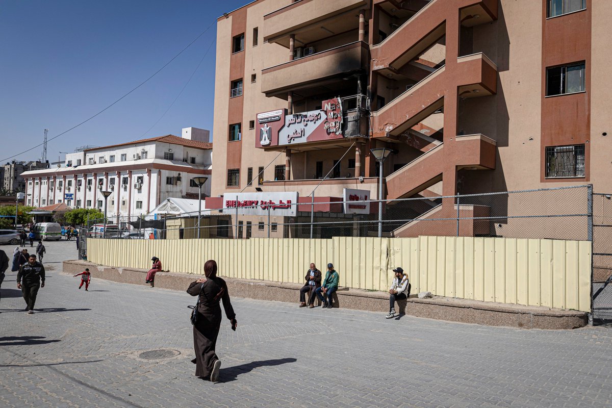 WHO calls for urgent protection of Nasser Medical Complex and Al-Amal Hospital in the Gaza Strip

WHO warns that the #Gaza Strip’s health system is collapsing, with Nasser Medical Complex, the most important referral hospital left in Gaza, and Al-Amal Hospital at risk of becoming