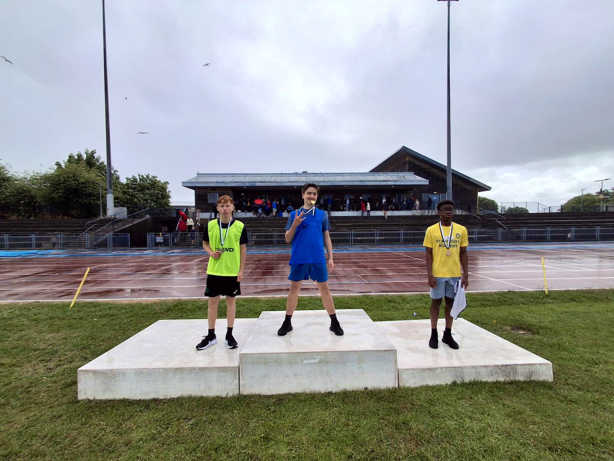 BannermanSports's tweet image. 🏅ATHLETICS SUCCESS🏅

A massive well done to our S1/2 pupils who represented at the @PEPASSGlasgow athletics finals! 

🏅S2 Boys 3rd Place Relay
🏅S1 Boys 100m 1st Place - Charlie
🏅S1 Boys 400m 3rd Place - Daniel
🏅S2 Boys 300m 3rd Place - Abdu

🙌🏽🙌🏽🙌🏽🙌🏽