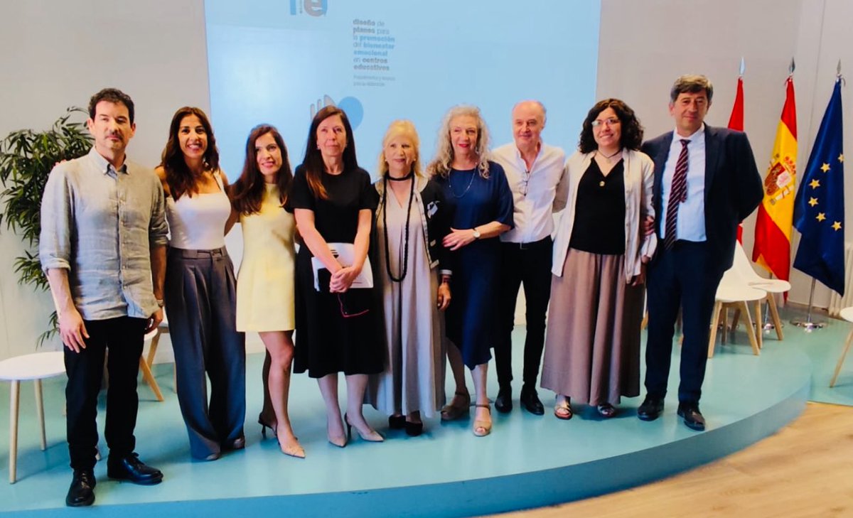 Hoy, nuestra Directora Nuria Muñoz, ha participado en una mesa redonda dentro del acto de presentación de la publicación "Diseño de planes para la promoción del bienestar emocional en centros educativos" en el #ISMIE Coordinado por <a href="/jaluengolatorre/">José Antonio Luengo</a> y <a href="/RaquelYevenes/">RaquelYevenes</a> , este plan