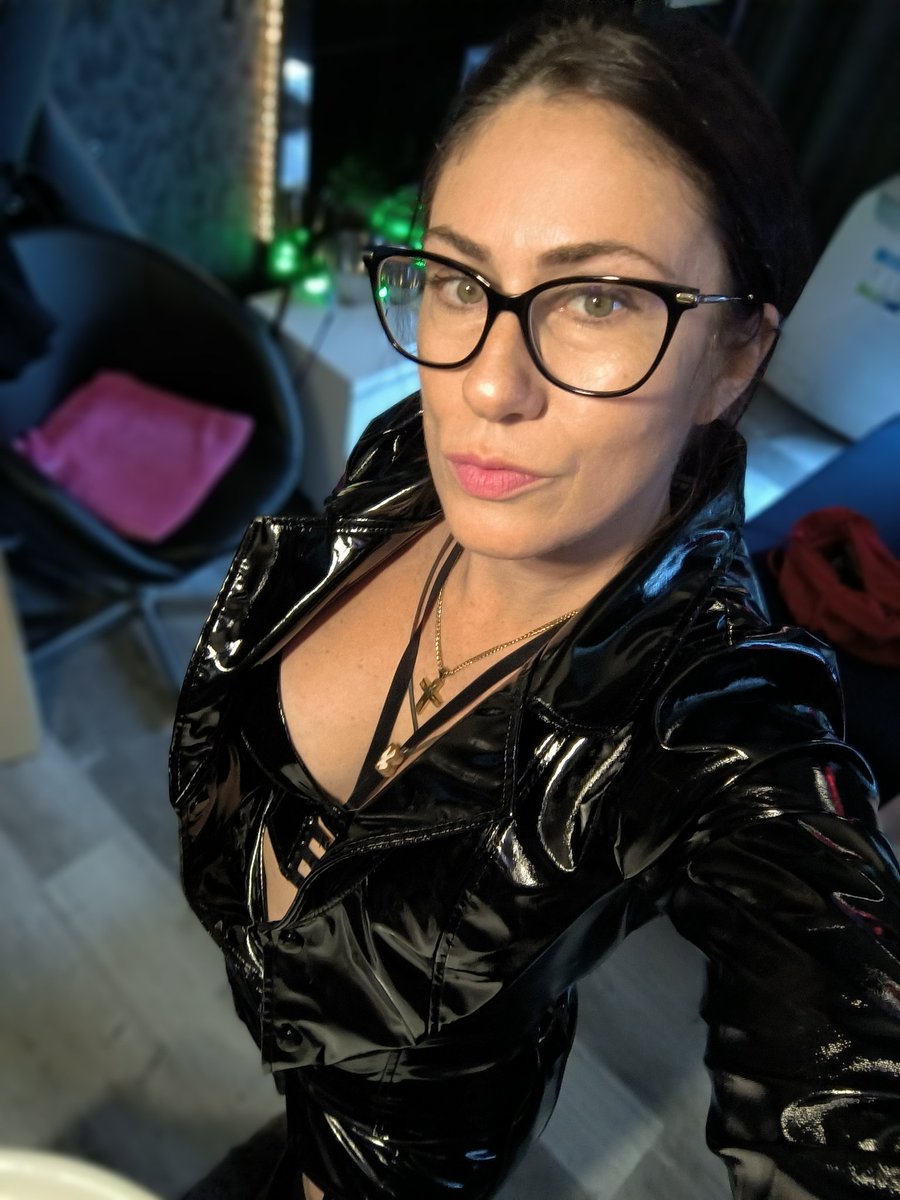 Domina Lady Monique (@lady__monique) on Twitter photo 