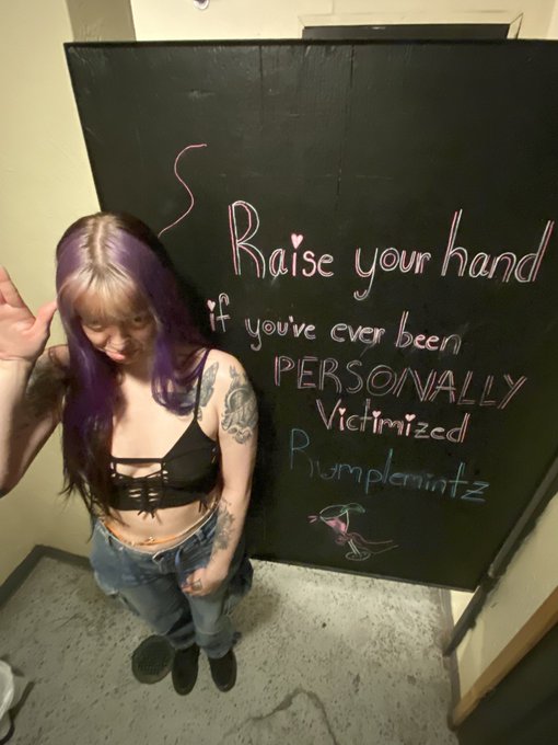 Watch She Devil 😈's leaked NSFW photo on TwXstars