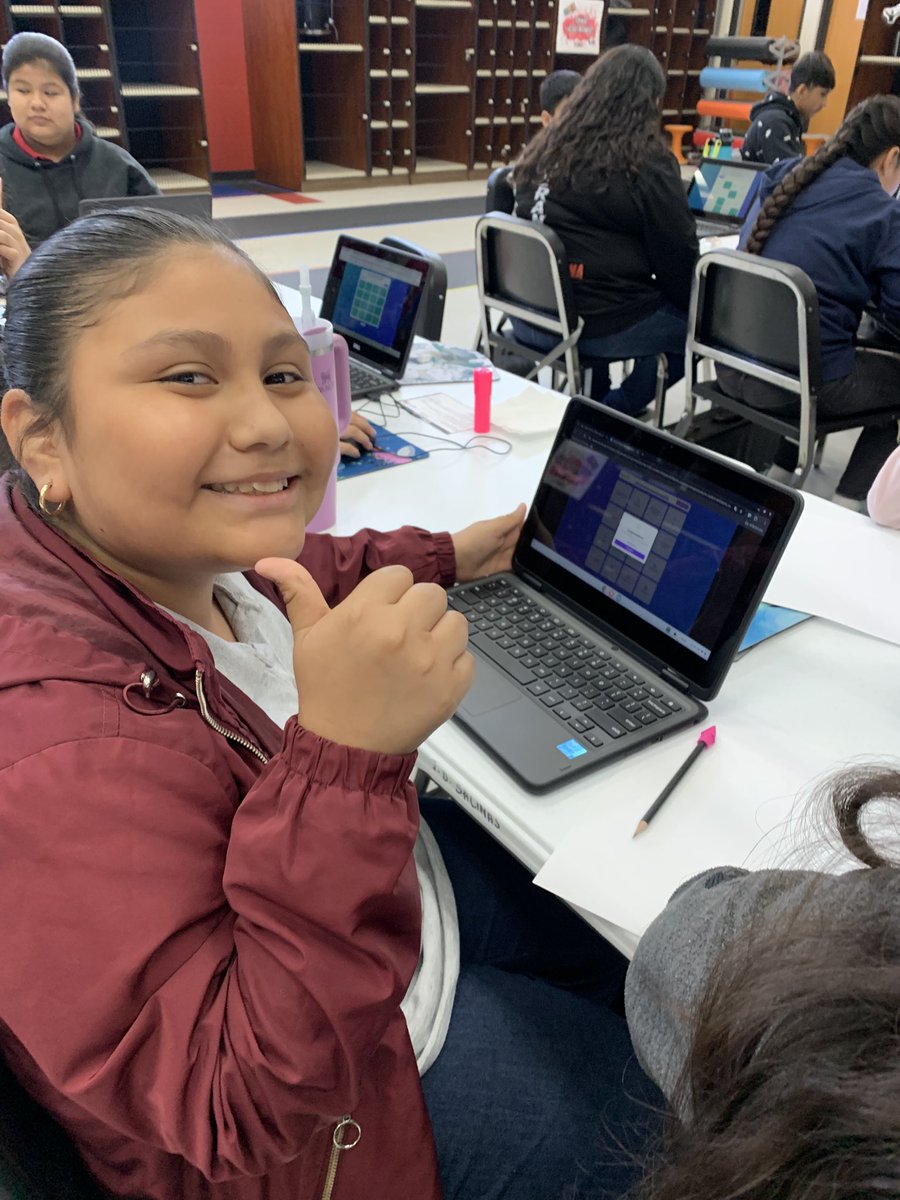 K. ᗰᗩᖇIᑎ🌺 tweet media