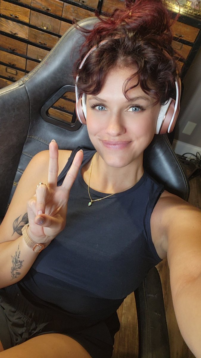 It's The Isle time! Come join me!!!
twitch.tv/skydaddi