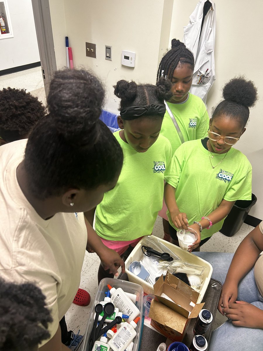 Daniel Webster Elementary tweet media