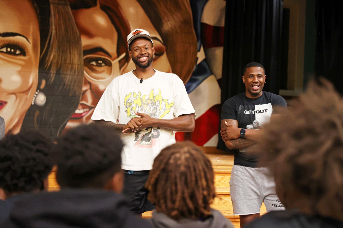 OsCommunity's tweet image. Baltimore native and Miami Heat player Haywood Highsmith visited Harlem Park Elementary Middle School to meet their boys and girls basketball teams today!