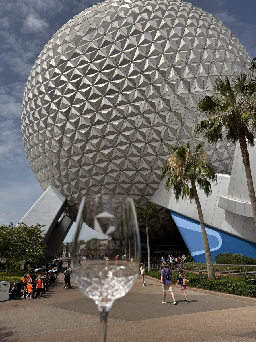 BeOurGuestMike's tweet photo. A toast to a great Epcot day with amazing friends! #GEO82 #Disney #DisneyCruise #DCL #DisneyFantasy #OKW #OldKeyWest #runDisney #WDWMarathon #DopeyChallenge #WDW #WaltDisneyWorld #TMFL #runBOGP #MagicKingdom #MK #Epcot #ShotOniPhone #podcast #travel https://t.co/vT1TXpbJsm