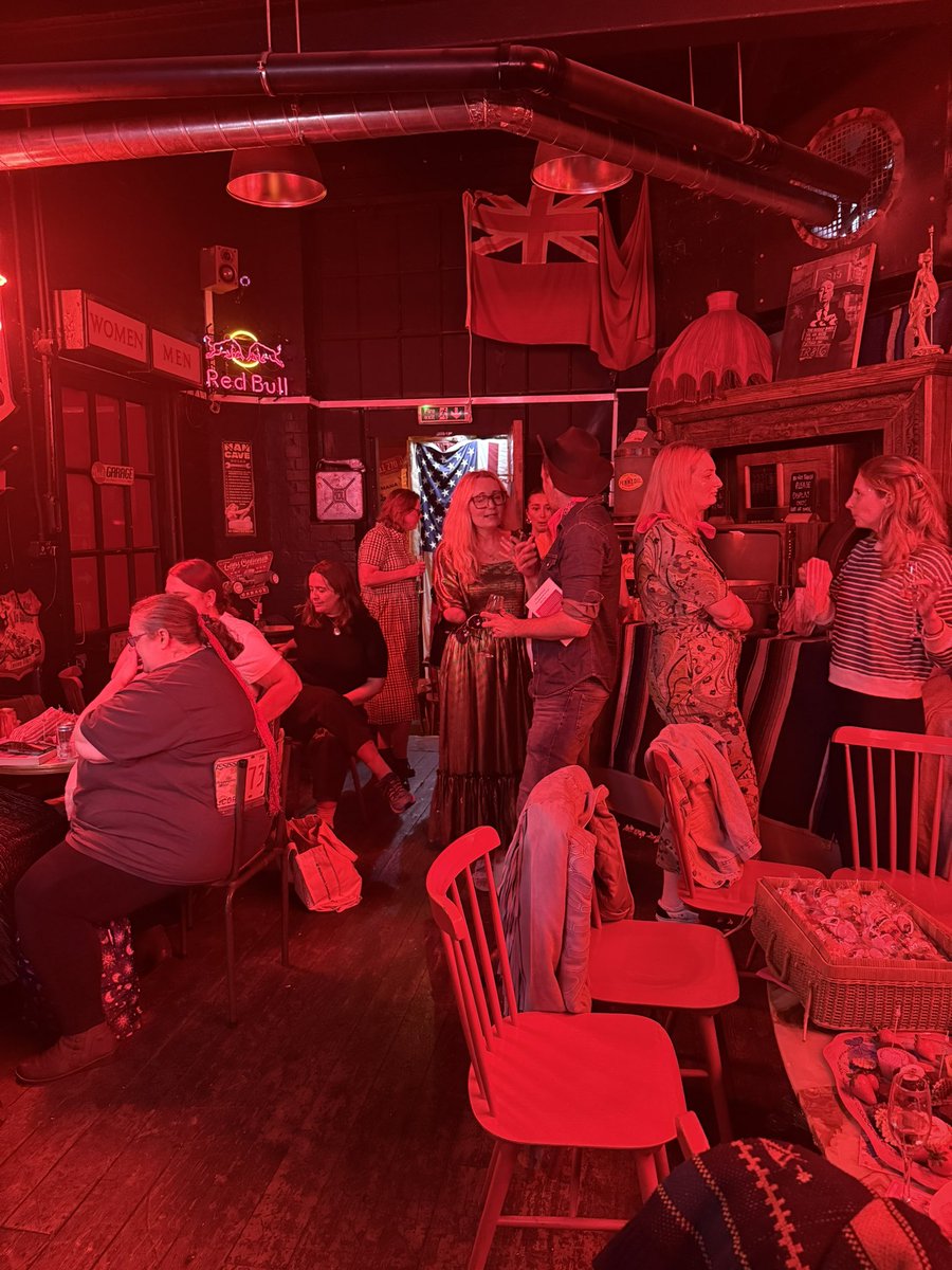 At the launch of Jaqueline Silvester’s book, The Last Wish List. She’s so lovely and gorgeous. What an amazing launch. The amazing and gorgeous @njsimmonds_author was there, getting everybody together. Thank you to @simonschusteruk #booklaunch