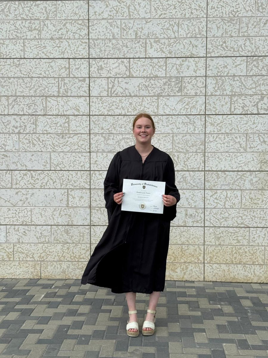 lindgrenfarms1's tweet photo. Congrats to Randi on her Ag diploma from the U of S! We’re lucky to have her as part of our farm family—excited to see what’s ahead.

#CdnAg #Grad25 https://t.co/tVQatFkUpg