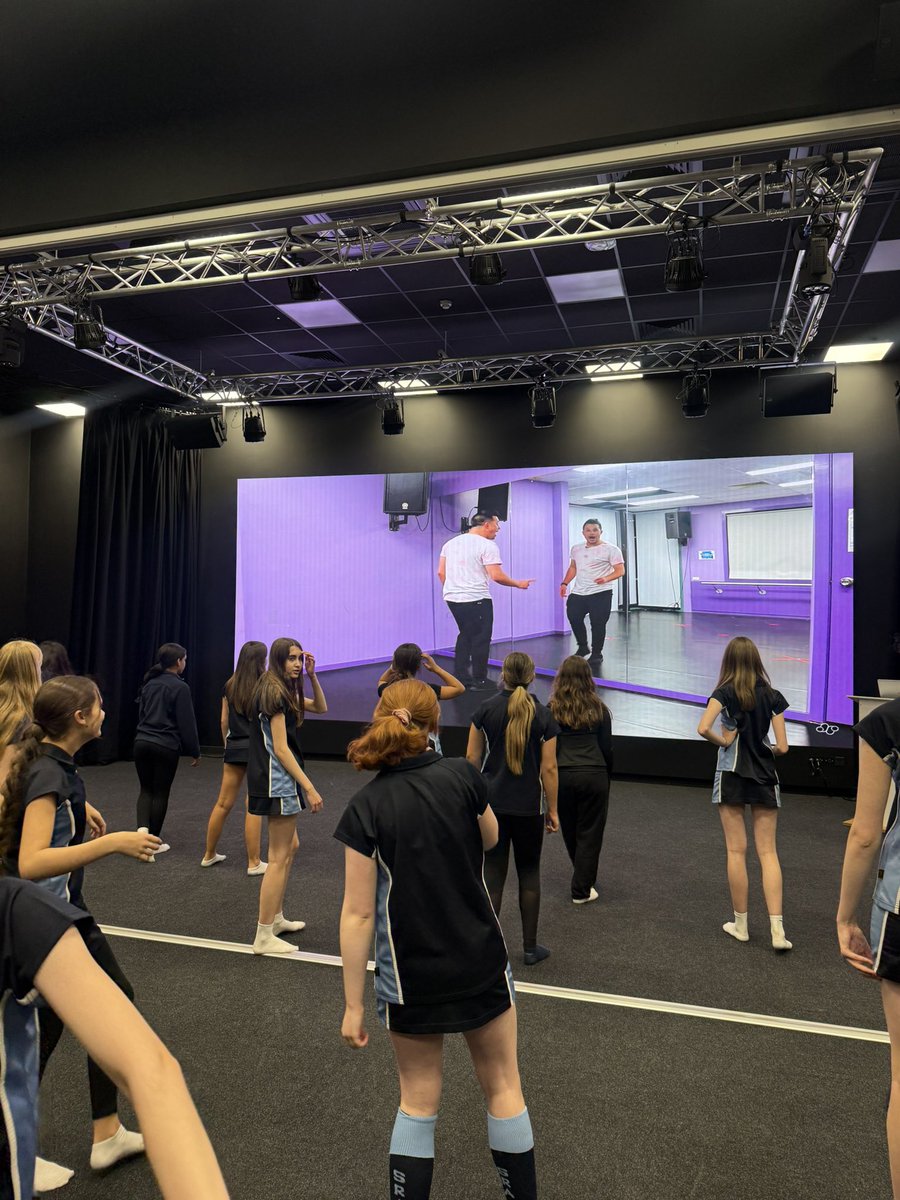 Two of our Year 9 PE classes learning choreography from The Greatest Showman in their wet weather PE lesson today. Great work everyone! 🎭💃🪩