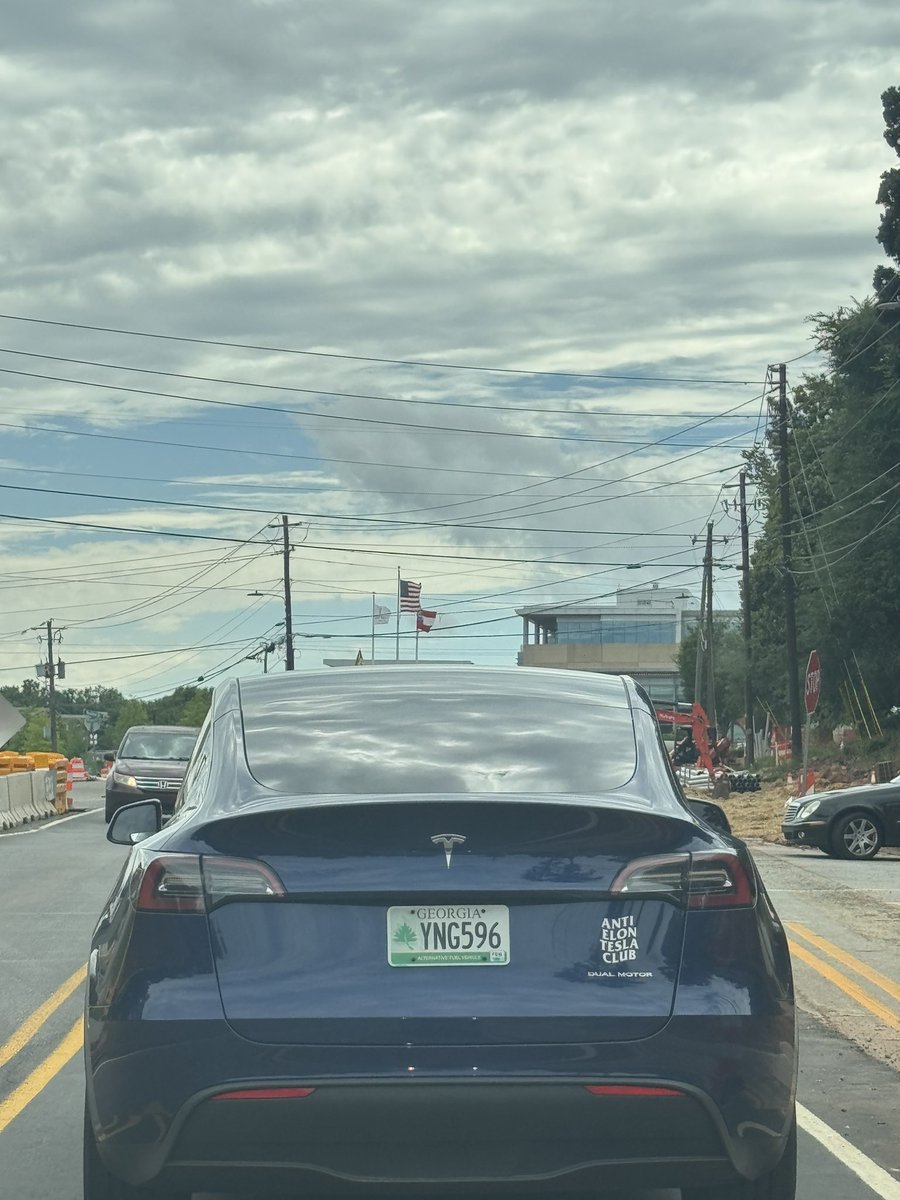 allergicnutboy's tweet photo. Mom and Dad are fighting and I don’t know which side to take…
#ElonMusk #trump #elonmustinvestigate https://t.co/dR66OGvDvi