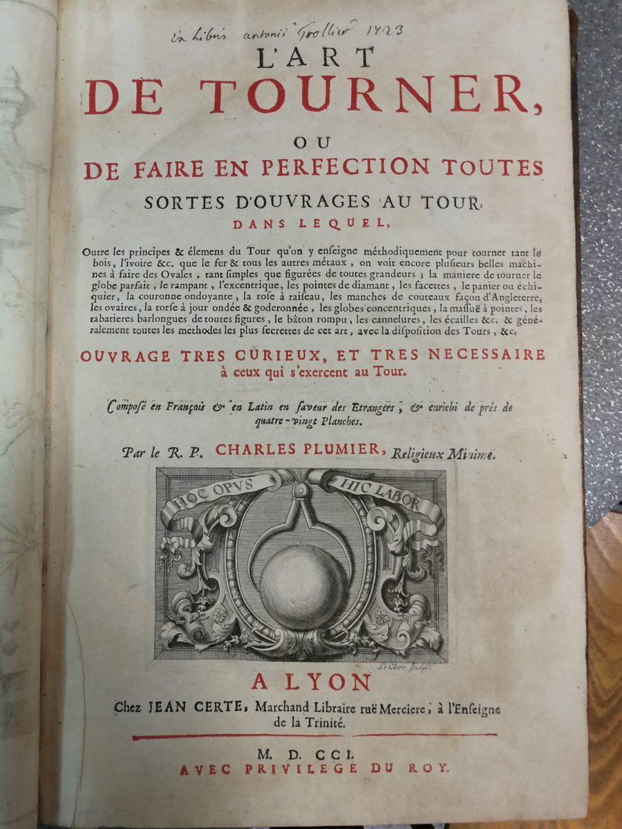 tomsavu's tweet photo. Iată ce cadou am primit astăzi din partea fostului meu coleg de grupă Gabriel Petraru: o carte despre arta strunjirii, de Charles Plumier, ediția din 1750 (o mie șapte sute cincizeci) în franceză și latină!
Ca între TCM-iști :) https://t.co/ccb2IYuJ7N