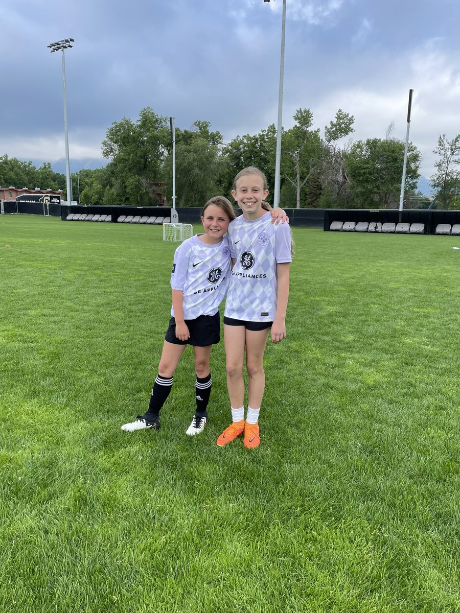 CUBuffsSoccer's tweet photo. Two of @taylorkornieck’s biggest fans! 

#SideBeforeSelf // #GoBuffs https://t.co/gESTcAsc3F