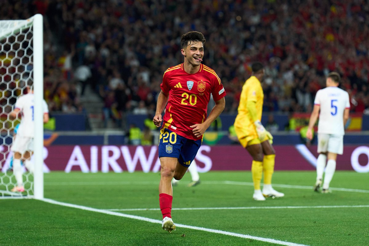 SEFutbol's tweet photo. No me da la vida para poner tanta celebración 😅

🇪🇸 🆚 🇫🇷 | 5-1 | 70'

#VamosEspaña | #NationsLeague https://t.co/oMAphA5c5X