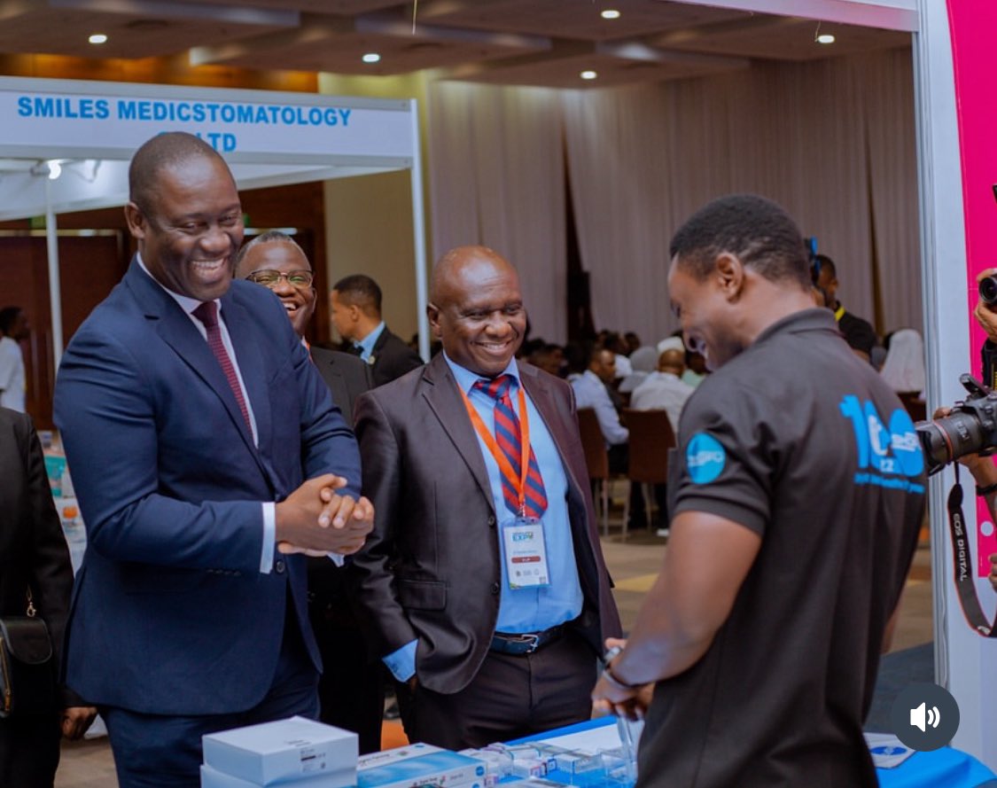 Dr Makumba (@makumbawaleo_5n) on Twitter photo Random picture from my Phone, sharing my expertise before GoH balozi Ulanga na Chief Nzobo <a href="/bnzobo/">Dr Baraka J Nzobo</a>   
Credits <a href="/tzdentalexpo/">Tanzania Dental Expo</a> Random picture from my Phone, sharing my expertise before GoH balozi Ulanga na Chief Nzobo <a href="/bnzobo/">Dr Baraka J Nzobo</a>   
Credits <a href="/tzdentalexpo/">Tanzania Dental Expo</a>