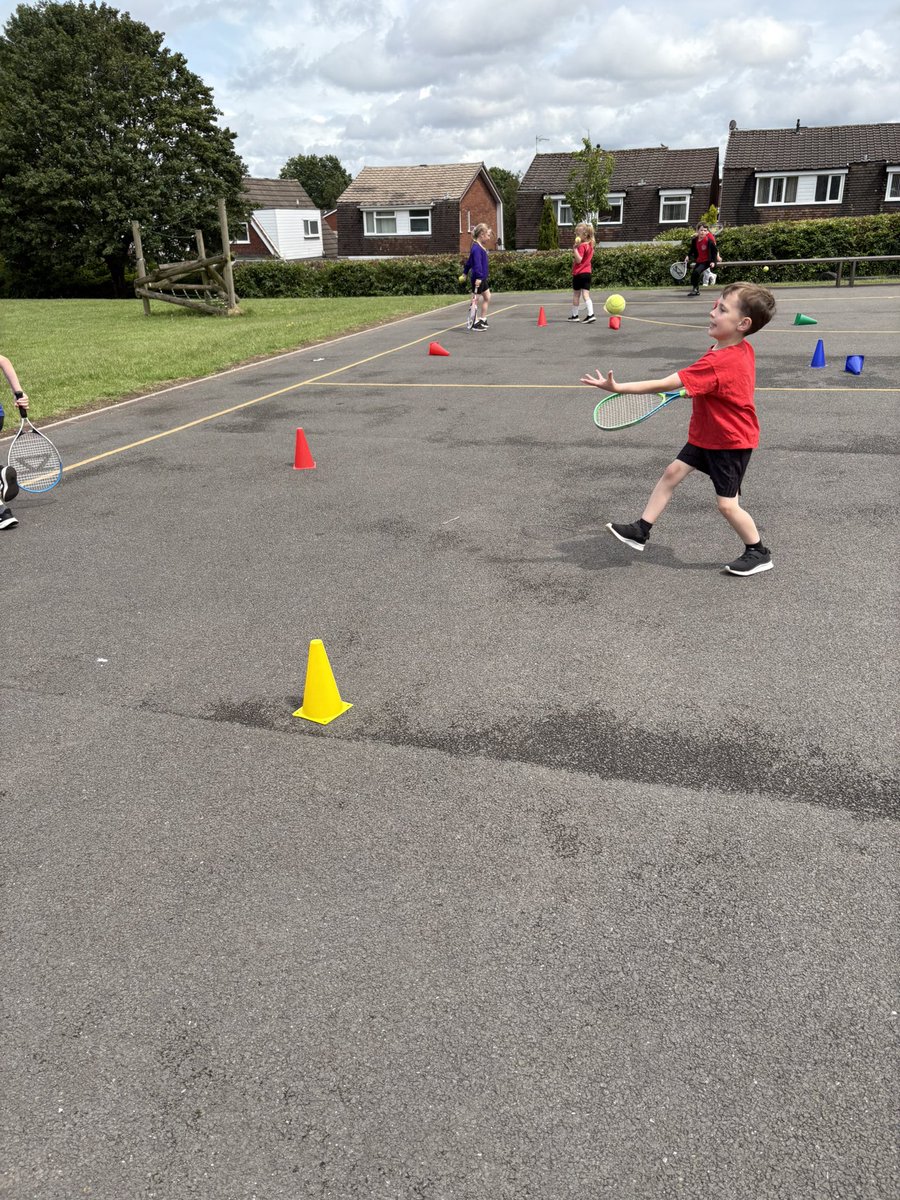 Class1Highpri's tweet photo. We have been practising our ball and racquet skills.
#HighfieldsPE https://t.co/PdbYURaPM8