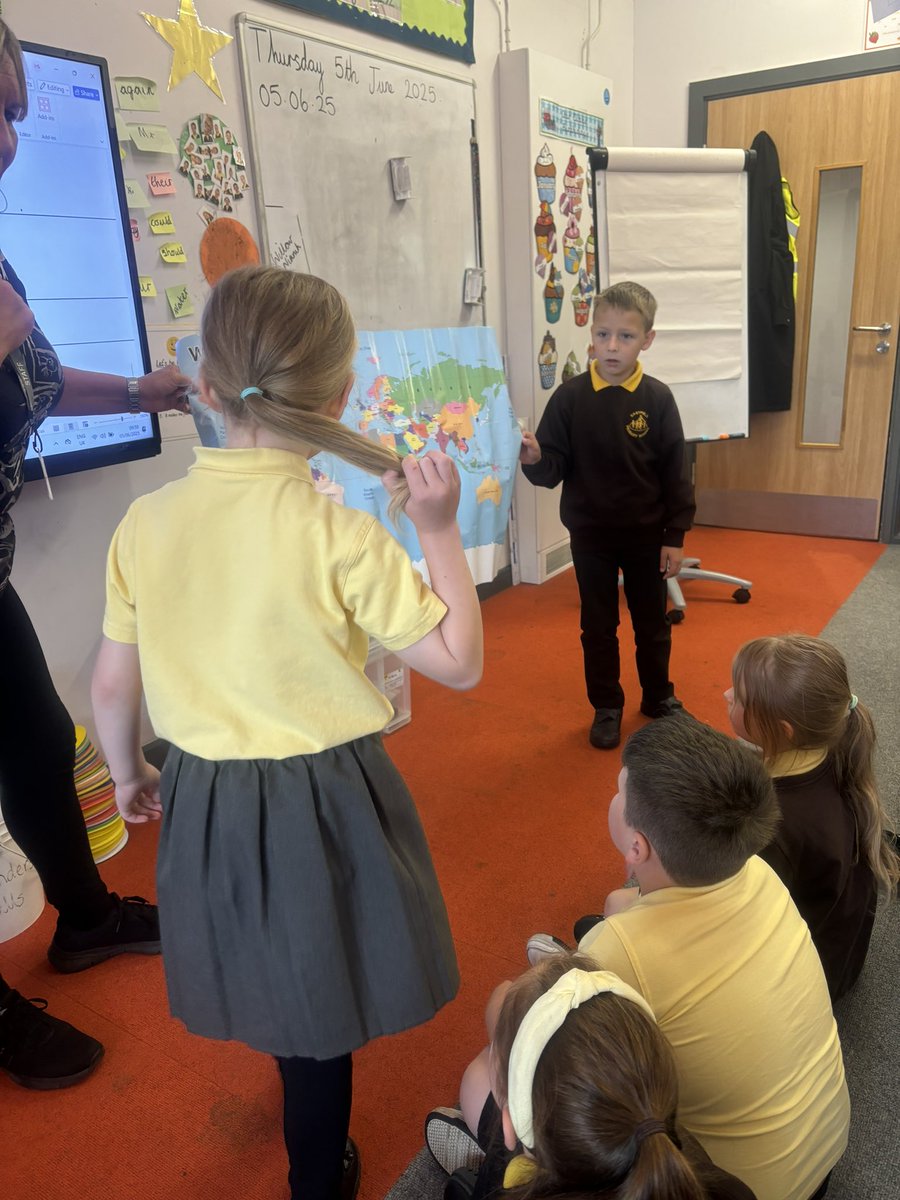 EastfieldPSHull's tweet image. This morning in #2CS we explored facts about India and identified its location on a world map. #epswriting #epsgeography