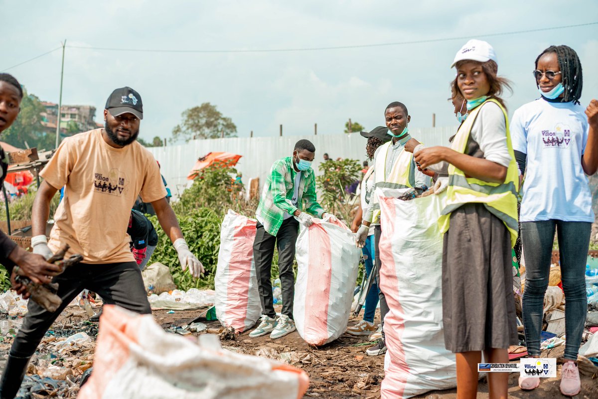 #THERE_IS_NO_PLANet_B 👂!
En ce jeudi #5_juin_2025, à l’occasion de la Journée mondiale de l’environnement placée sous le thème «#Mettre_fin_à_la_pollution_plastique_mondiale », nous avons mobilisé les habitants du littoral du lac Kivu pour une action concrète. 
<a href="/Youth4SDGsUga/">Youth Coalition for the SDGs 🇺🇬</a>