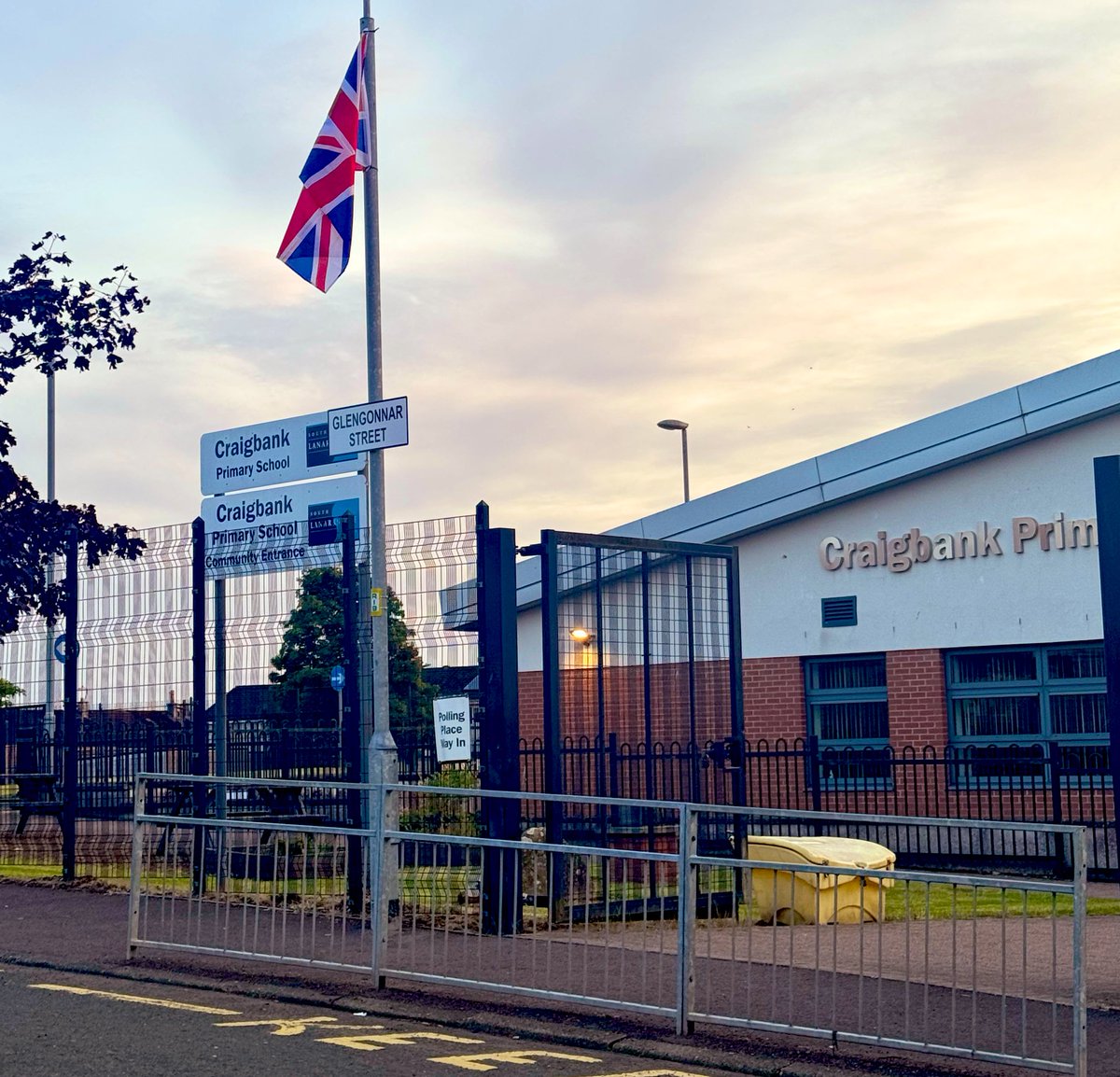 Lauren Bennie (@lauren_bennieuk) on Twitter photo We’re into the final half hour of polling day. Larkhall, you are a beauty.
Exercise your hard fought democratic right. Get out and vote.
And vote for <a href="/ScotTories/">Scottish Conservatives</a> Richard Nelson <a href="/Nelson4HCV/">Councillor Richard Nelson</a> 🗳️🇬🇧🏴🗳️ We’re into the final half hour of polling day. Larkhall, you are a beauty.
Exercise your hard fought democratic right. Get out and vote.
And vote for <a href="/ScotTories/">Scottish Conservatives</a> Richard Nelson <a href="/Nelson4HCV/">Councillor Richard Nelson</a> 🗳️🇬🇧🏴🗳️