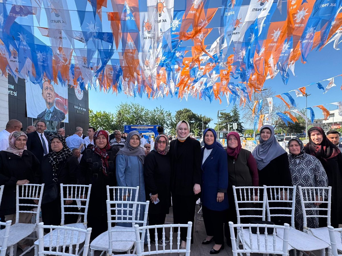 AK Parti Bursa İl Başkanlığımızın ev sahipliğinde düzenlenen Geleneksel Bayramlaşma Programında, Genel Başkan Vekilimiz Sayın Efkan Âlâ’nın katılımlarıyla teşkilatımızla bayram sevincini hep birlikte yaşadık.

Gönül gönüle, omuz omuza nice bayramlarda buluşmak dileğiyle 💐