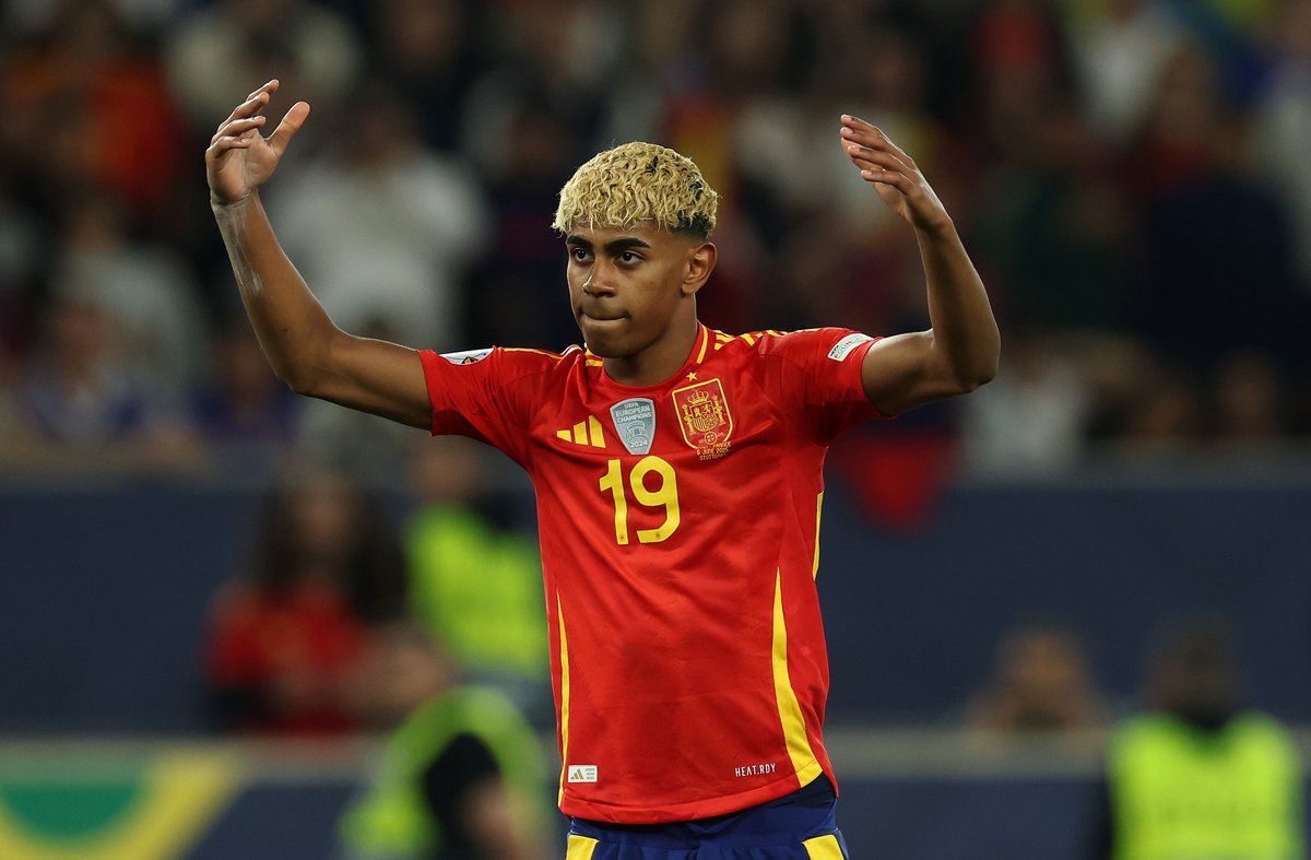 "Si quieren que el Balón de Oro se juegue el jueves, pues nos lo jugamos".

😎😎😎😎😎😎