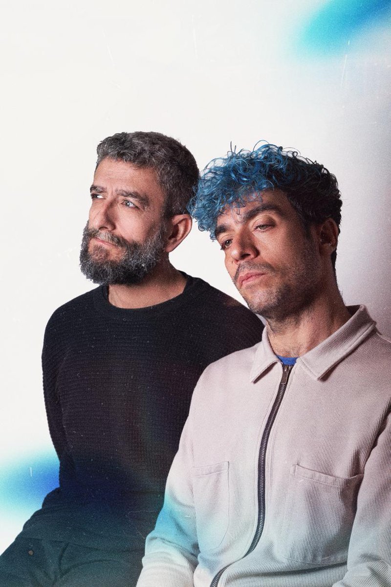 Voz, teclados, batería &lt;&gt; bajo, guitarras, Voz

<a href="/ThePoolGNews/">The Pool G-News</a>
📸 Andrea Glez andreaglez.com