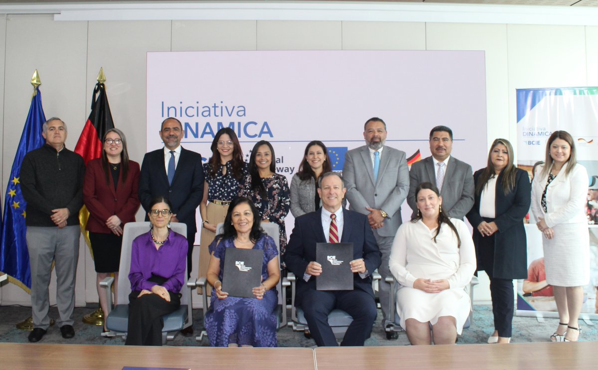 BCIE (@bcie_org) on Twitter photo ¡Impulsamos al ecosistema emprendedor en El Salvador! 🤝
Esta día, firmamos un convenio de asistencia técnica no reembolsable, a través de la #IniciativaDINAMICA del #BCIE, la <a href="/UEenElSalvador/">Unión Europea en El Salvador</a> y <a href="/KfW_en_CA/">KfW Centroamerica</a> para fortalecer el Centro de Formación Académica y Desarrollo Empresarial ¡Impulsamos al ecosistema emprendedor en El Salvador! 🤝
Esta día, firmamos un convenio de asistencia técnica no reembolsable, a través de la #IniciativaDINAMICA del #BCIE, la <a href="/UEenElSalvador/">Unión Europea en El Salvador</a> y <a href="/KfW_en_CA/">KfW Centroamerica</a> para fortalecer el Centro de Formación Académica y Desarrollo Empresarial