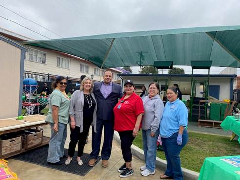 HACLA (@hacla1938) on Twitter photo Foundation ECE hosted the GroMoreGood Garden event at Estrada Courts with @natlheadstart & <a href="/Scotts_MGro/">ScottsMiracle-Gro</a>!
30+ families enjoyed planting, gardening & food-growing workshops. Everyone went home with a grow bag, seeds & fresh produce! 🥕🍎 Foundation ECE hosted the GroMoreGood Garden event at Estrada Courts with @natlheadstart & <a href="/Scotts_MGro/">ScottsMiracle-Gro</a>!
30+ families enjoyed planting, gardening & food-growing workshops. Everyone went home with a grow bag, seeds & fresh produce! 🥕🍎