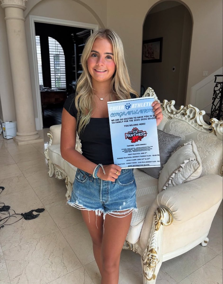 tglc➡️senior elite➡️panthers 
miss coco martin, the queen of large👑