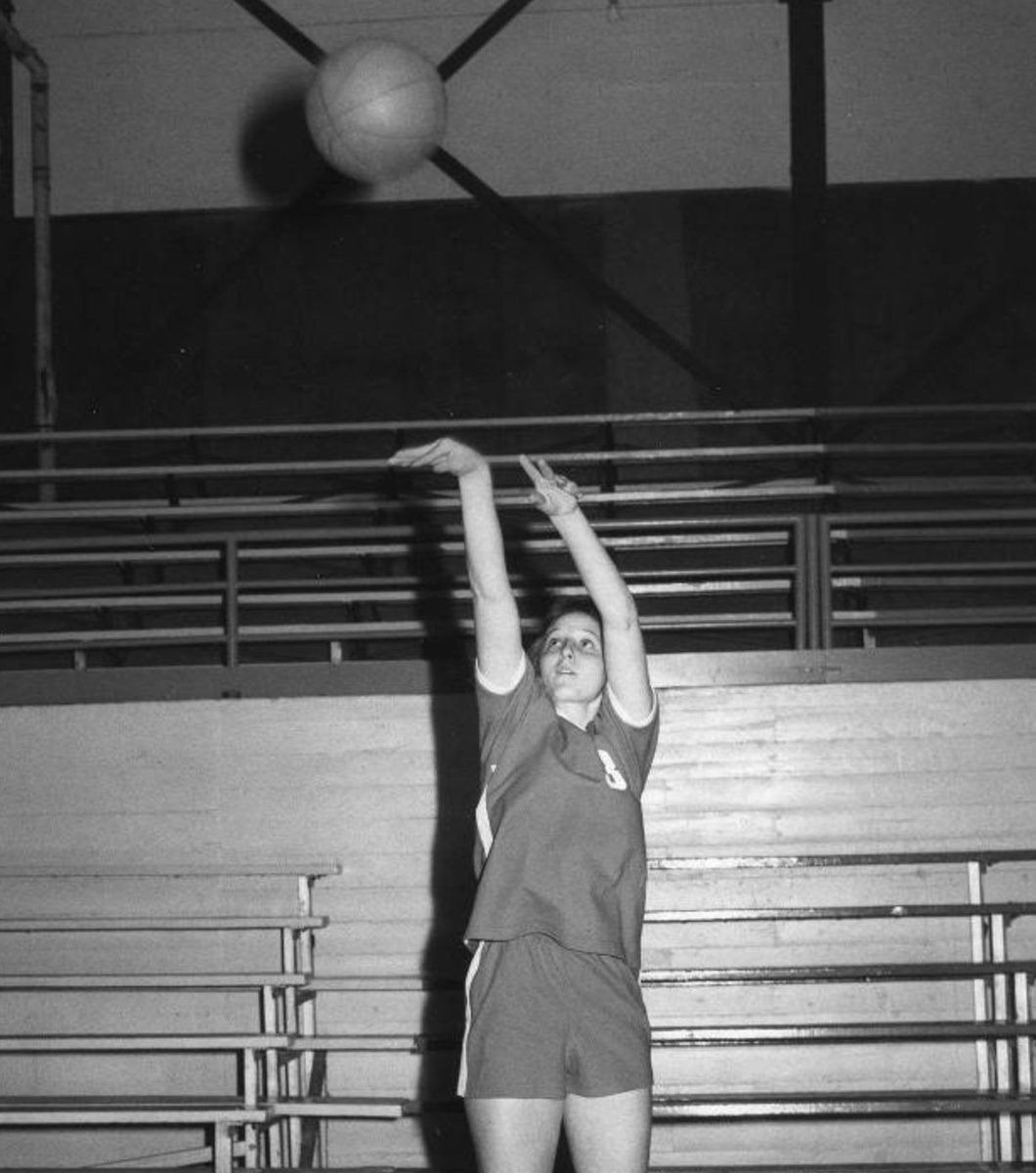 A glimpse back to 1978 as Lori Mott takes a jump shot at practice 🏀 

Image courtesy of SUU Library Special Collections 📚 

#TBirdNation ⚡️ #RaiseTheHammer