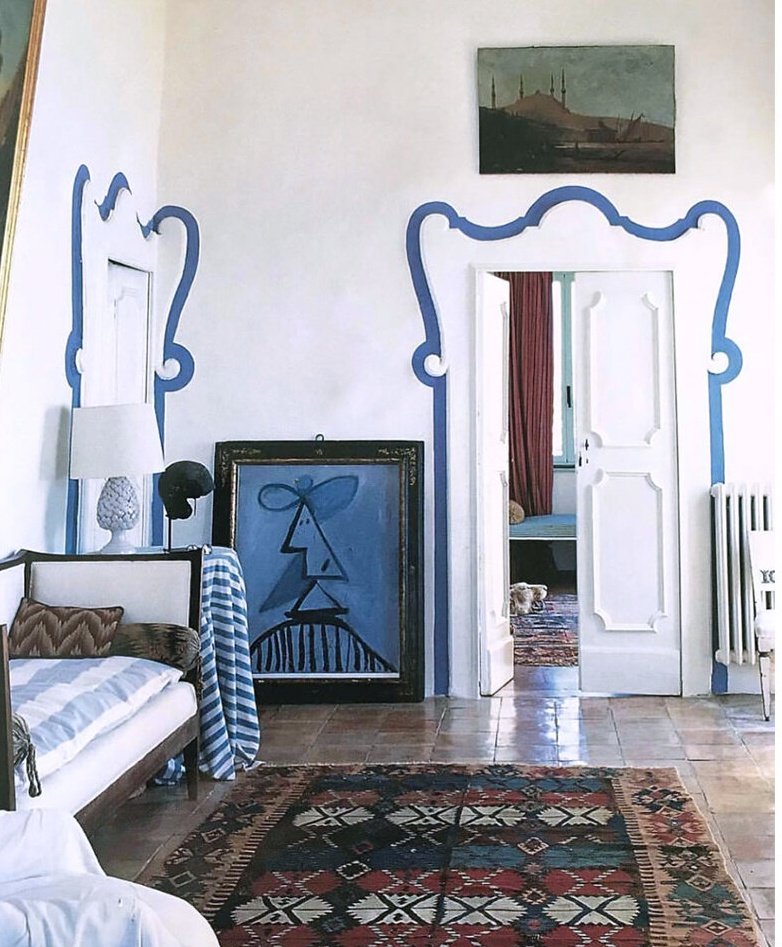 .

AT HOME WITH NICOLA DEL ROSCIO 

I adore this room  in “Italian” blue and of course the Picasso “copy” by Cy Twombly

.