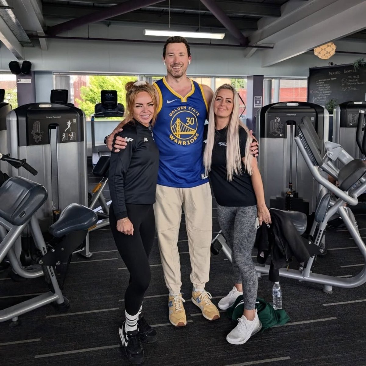 biting my knuckles so hard because of how insanely fine he looks