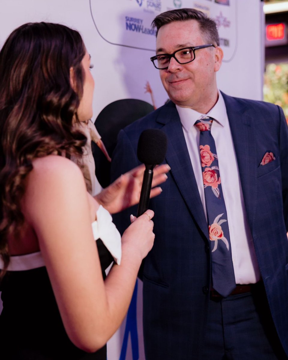 STAlawyers's tweet photo. Our partner Adam Ueland sharing a few words at the Golden Gala — proud to support a cause close to our hearts.
#SimpsonThomas #GoldenGala2025 #KidsPlayFoundation #CommunitySupport #GivingBack #STALaw #SupportOurYouth #MakingADifference #STALawyers https://t.co/PhnQHsOvFA