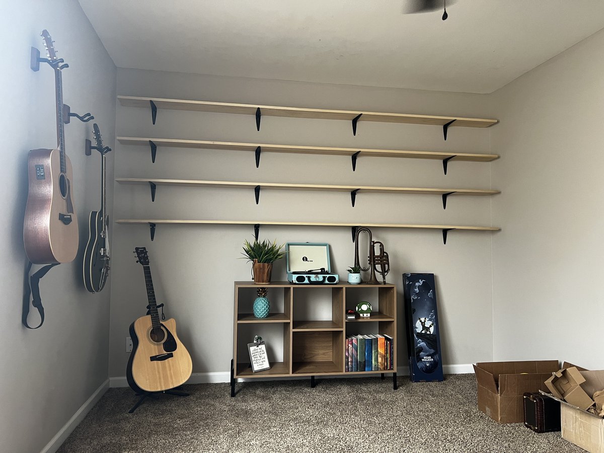 Stream room progress! 🎉