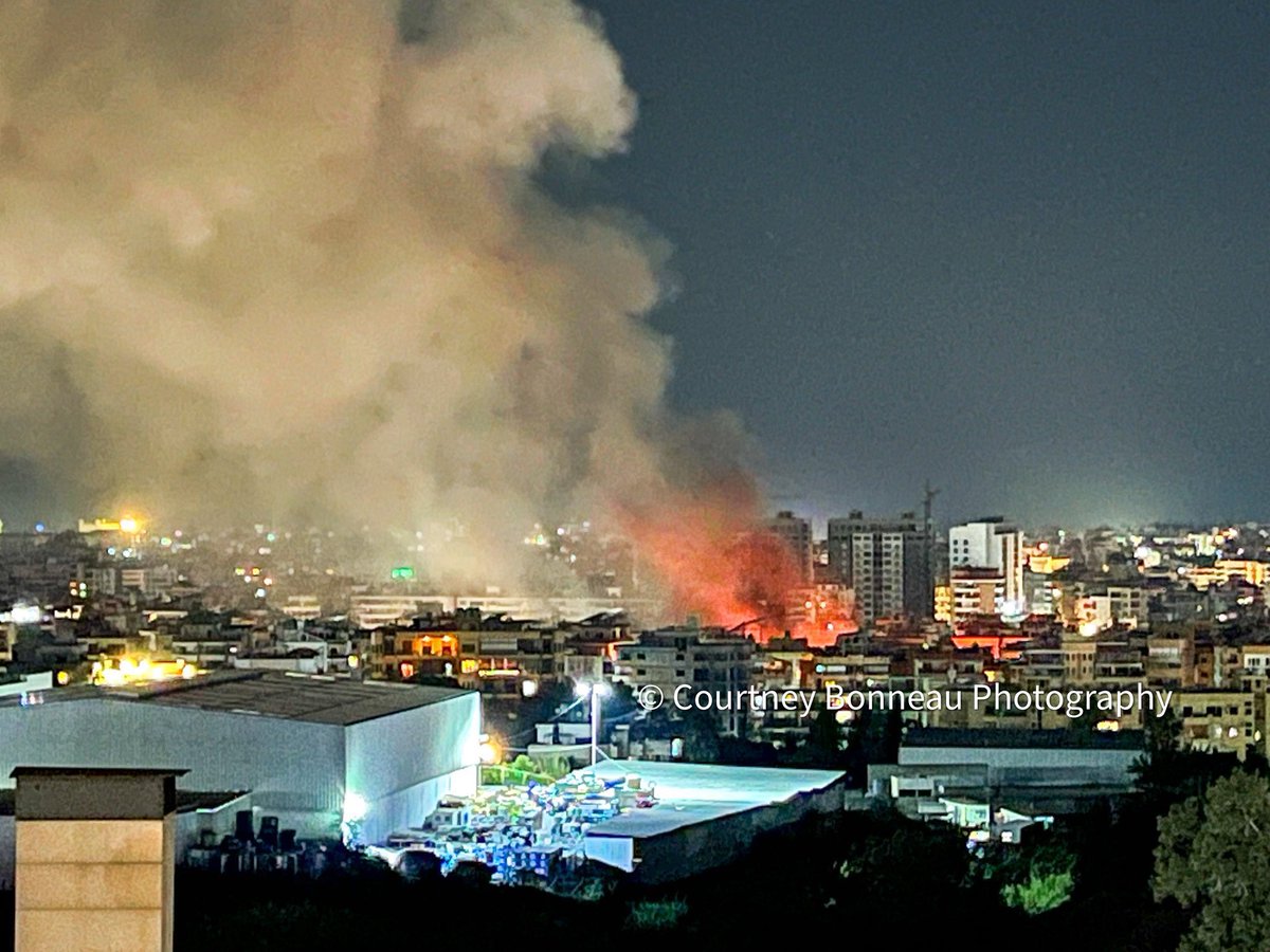 SuppressedNws's tweet photo. ⚡️🇱🇧🇮🇱BREAKING:

On the eve of Eid, Israel launched around 15 drone strikes and 6 airstrikes on Beirut’s southern suburb in Lebanon.

Strikes are being reported till this moment. https://t.co/3N8eTEz8N8